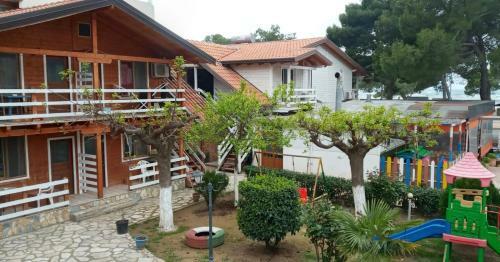 Hostal Bujtina E Zefit