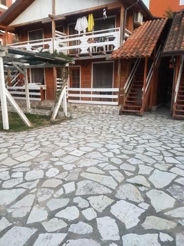 Hostal Bujtina E Zefit