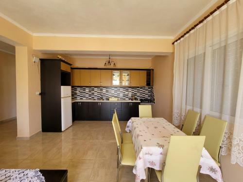 Apartments Ari