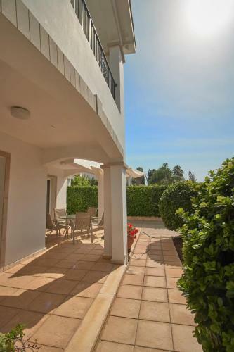 Cheerful 3 Bdr Villa Near The Beach