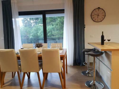 Apartments Villa Esse - Heated Pool & Seaview