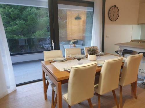 Apartments Villa Esse - Heated Pool & Seaview