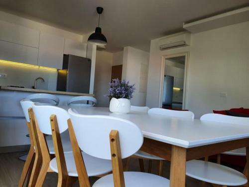 Apartments Villa Esse - Heated Pool & Seaview