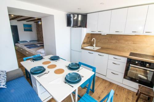 Apartment Hrvoje By The Beach