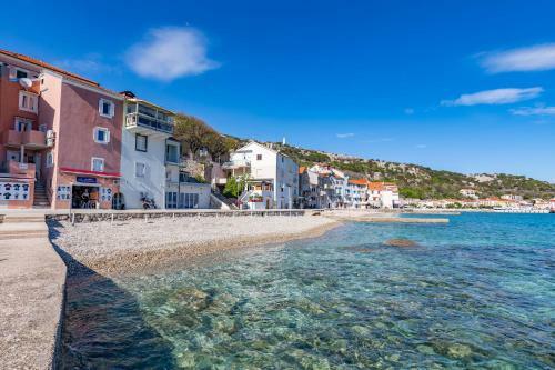 Seafront Baska Apartment
