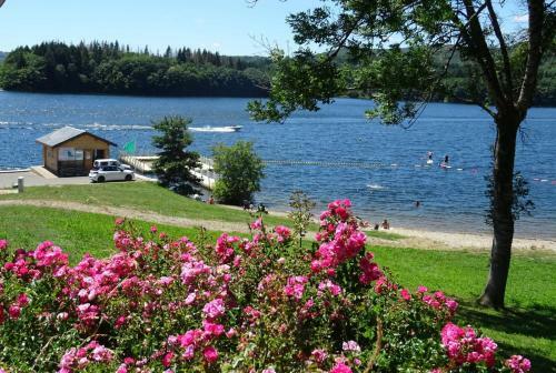 Hostal Room In Bb - Breakfast Included Ten Minutes From Lac De La Raviege 2