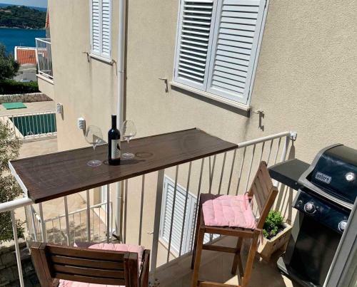 Comfort 1-bedroom Apartment With Pool & Sea View