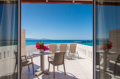 Apartamento Stochos Studios Next To The Sea!