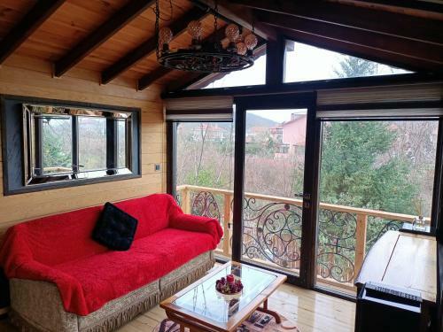 Karma Natura Treehouse