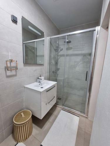 Apartamento Charmant Studio R�nov�, 5 Min � Pieds De La Plage