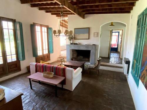 Casa Con Gran Jard�n Y Pileta En El Pueblo