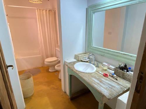 Casa Con Gran Jard�n Y Pileta En El Pueblo
