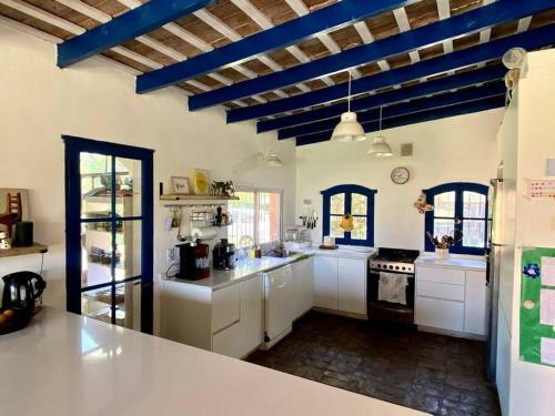 Casa Con Gran Jard�n Y Pileta En El Pueblo