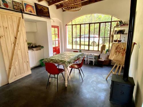 Casa Con Gran Jard�n Y Pileta En El Pueblo