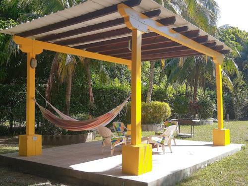 Caba�a De Playa San Jos� Cove�as