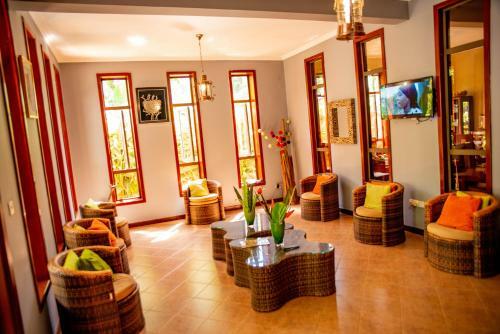 Lush Garden Business Hotel