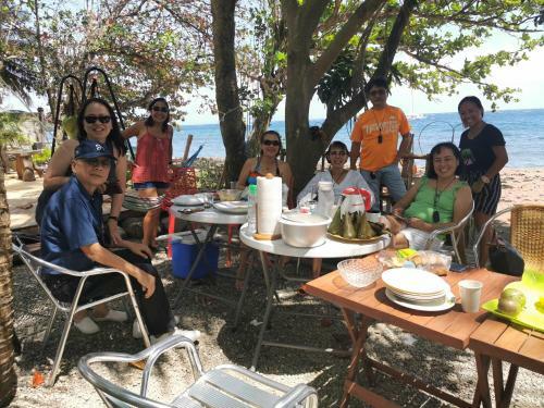 Glamping Dome Dauin Beach + Dive Resort