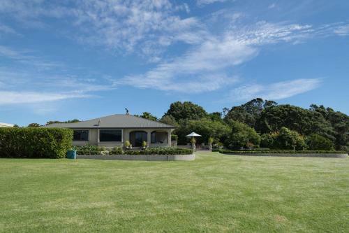 The Bungalow - Coastal Retreat