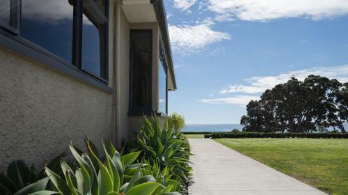 The Bungalow - Coastal Retreat