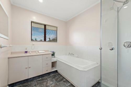 Mountain Majesty - Wanaka Holiday Home