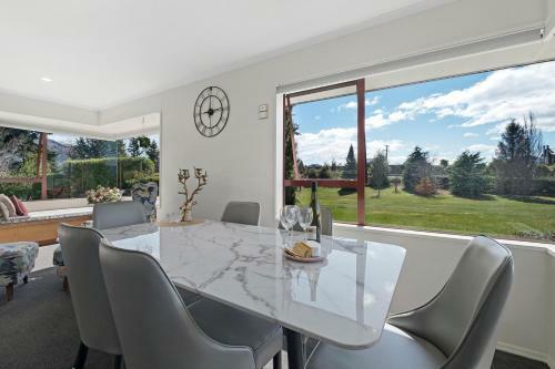 Mountain Majesty - Wanaka Holiday Home