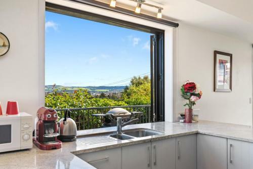 Casa Del Lago - Taupo Holiday Home