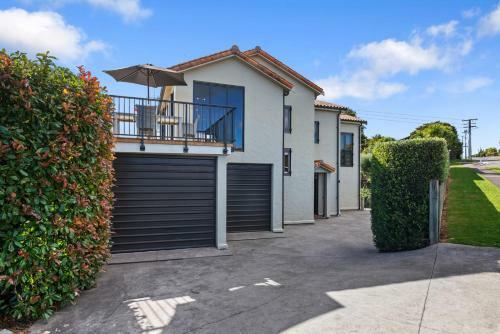 Casa Del Lago - Taupo Holiday Home