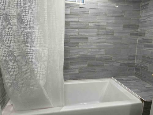 Spacious 2 Bedroom Apartment