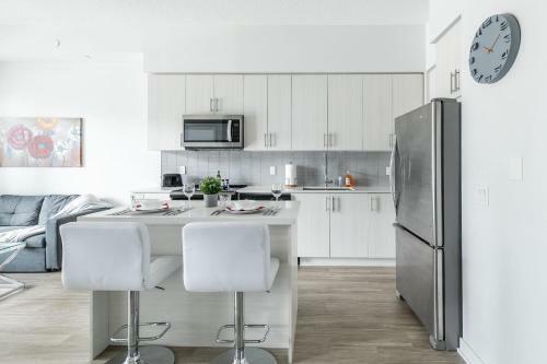 Apartamento Prime Location! Bright And Spacious 1br Condo With Large Balcony!