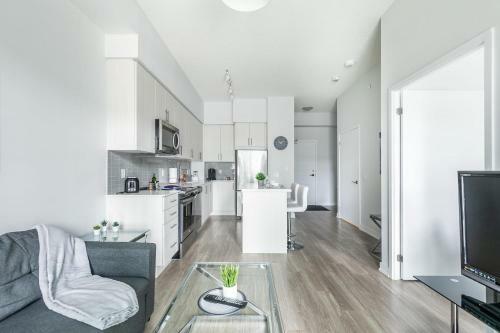 Apartamento Prime Location! Bright And Spacious 1br Condo With Large Balcony!