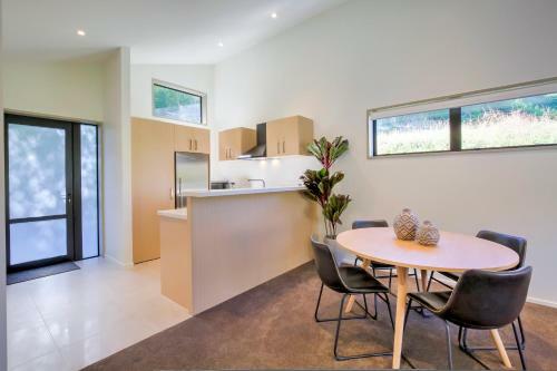 The Villa Lookout - Queenstown Holiday Villa