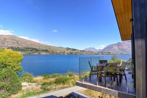 The Villa Lookout - Queenstown Holiday Villa