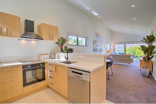 The Villa Lookout - Queenstown Holiday Villa