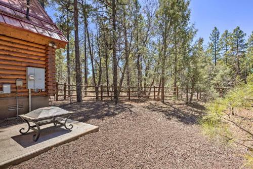 Quiet Pinetop Cabin With Yard Bordering Forest