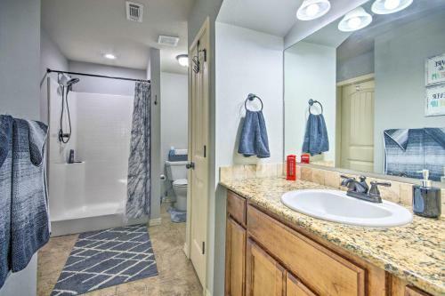 Modern Bentonville Townhome With Community Pool