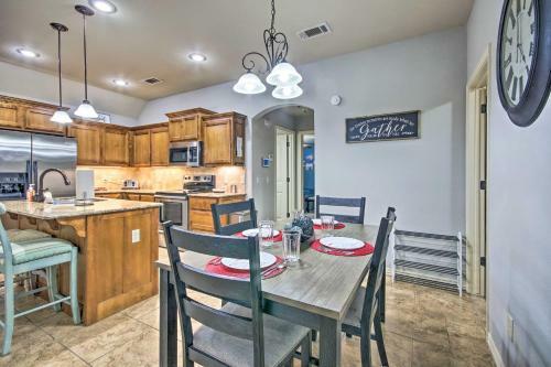 Modern Bentonville Townhome With Community Pool