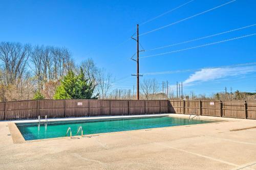 Modern Bentonville Townhome With Community Pool