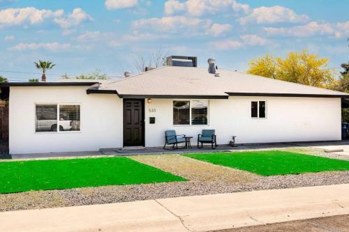 Stylish Tempe Remodeled Home With Pool