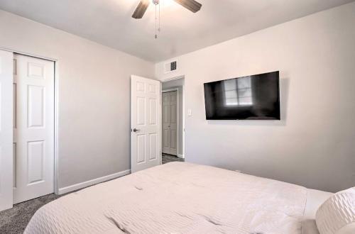 Spacious Phoenix Abode With Meditation Room!