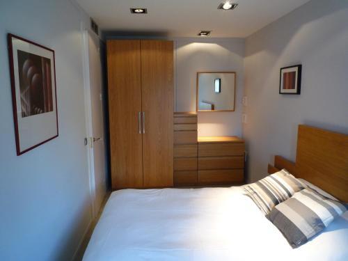 Dflat Escultor Madrid Apartments