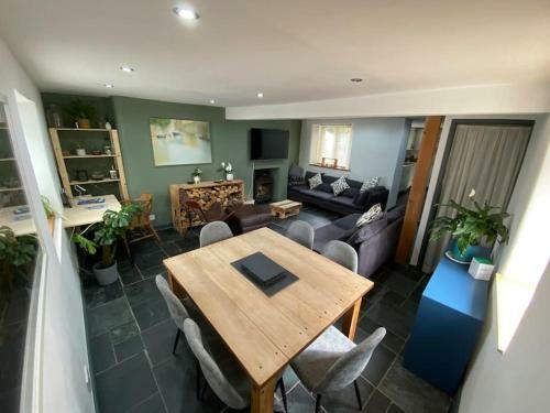 3 Bedroom Village Gem In South Hams, Devon