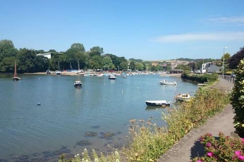3 Bedroom Village Gem In South Hams, Devon