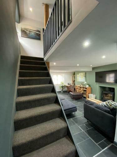 3 Bedroom Village Gem In South Hams, Devon