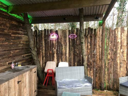 Gracelands Glamping Lodge 1