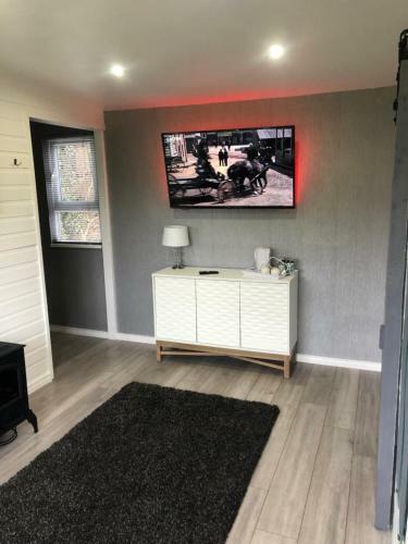 Gracelands Glamping Lodge 1