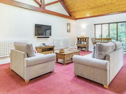 Cedar Barn - Ukc5406