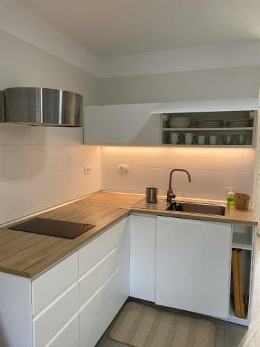Apartamento Estudio En Los Cristianos. Ubicaci�n Ideal.
