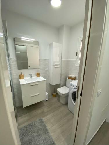 Apartamento Estudio En Los Cristianos. Ubicaci�n Ideal.