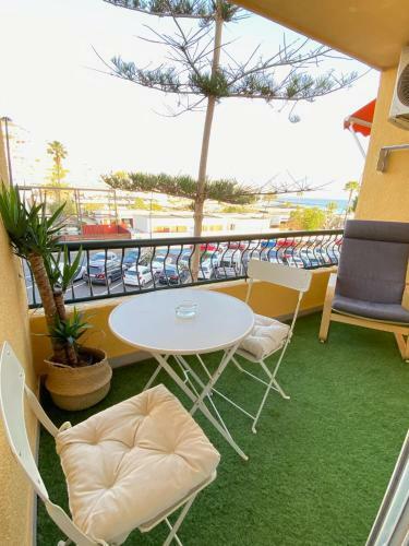 Apartamento Estudio En Los Cristianos. Ubicaci�n Ideal.