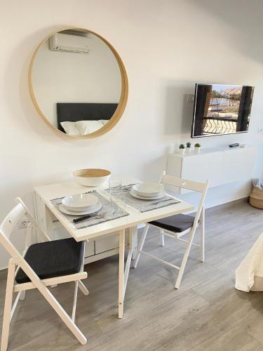 Apartamento Estudio En Los Cristianos. Ubicaci�n Ideal.